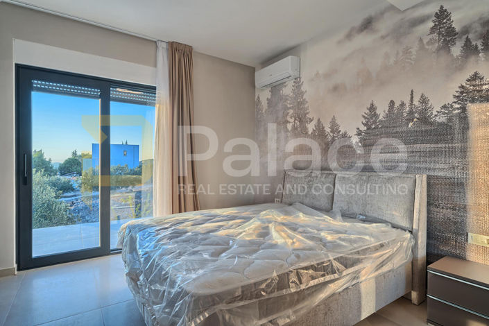 Image No.20-4 Bed House for sale