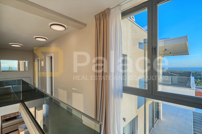 Image No.22-4 Bed House for sale