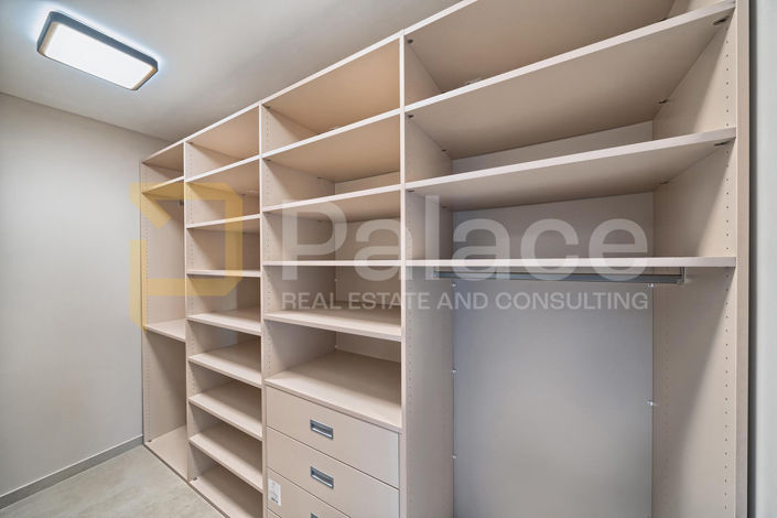 Image No.24-4 Bed House for sale