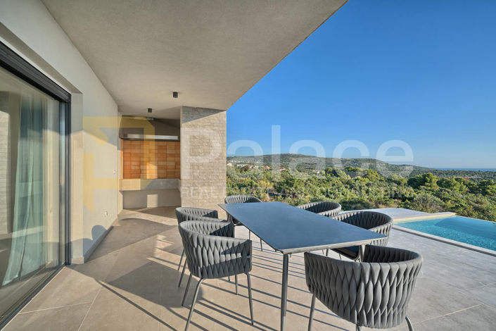 Image No.4-4 Bed House for sale