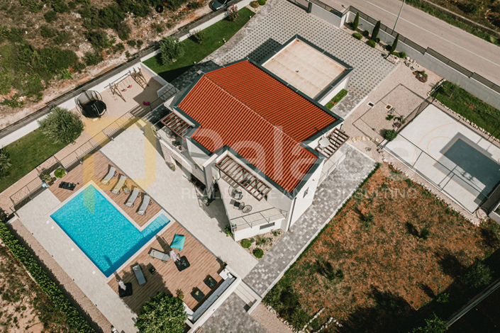 Image No.6-Villa de 6 chambres à vendre à Šibenik-Knin