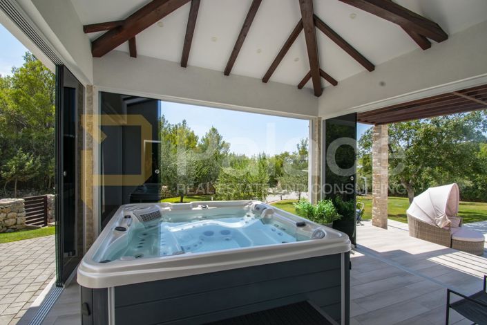 Image No.14-5 Bed House for sale