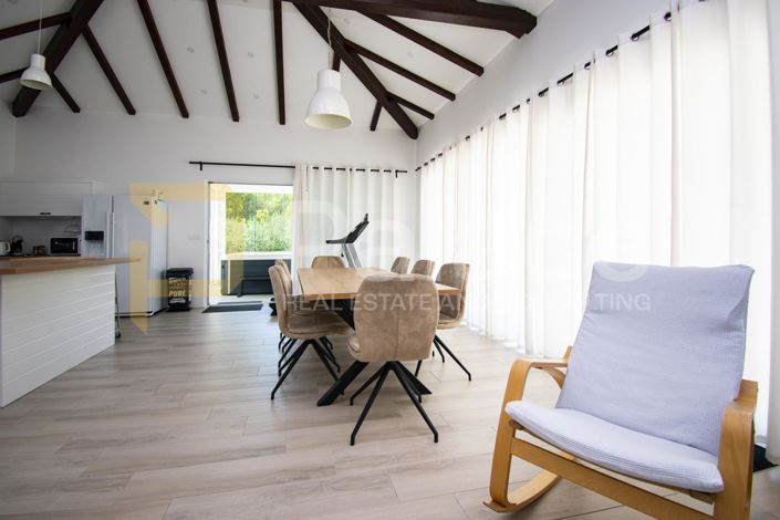 Image No.17-5 Bed House for sale