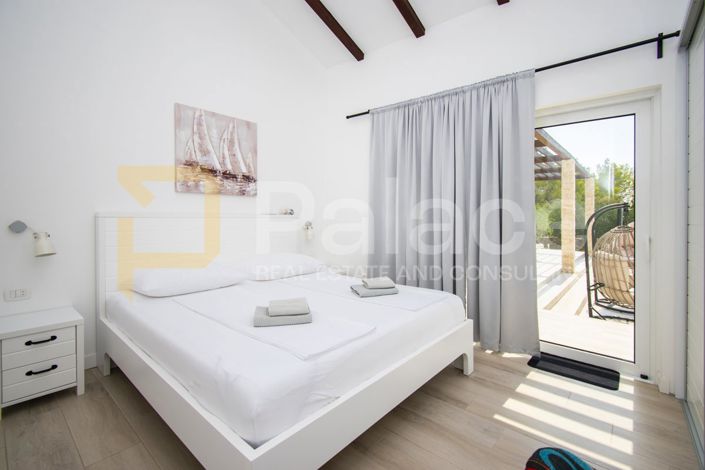 Image No.22-5 Bed House for sale