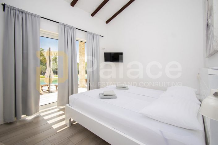 Image No.26-5 Bed House for sale