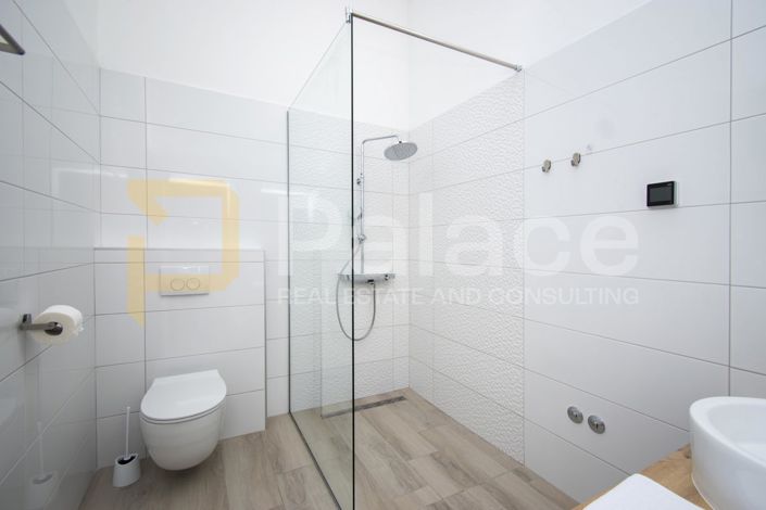 Image No.27-5 Bed House for sale