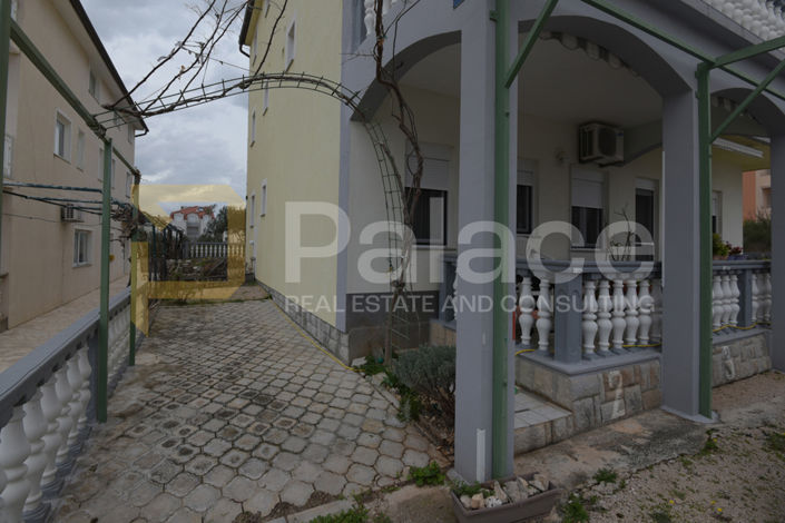 Image No.11-11 Bed House for sale