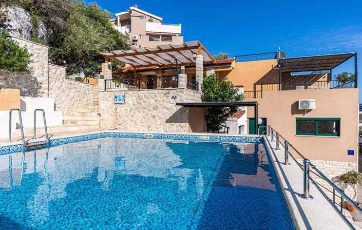 Image No.19-5 Bed House for sale