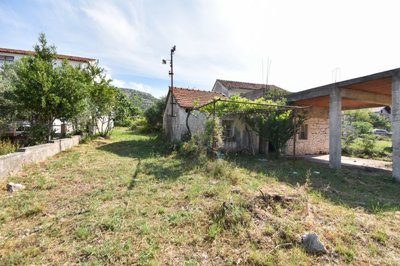 kuca-za-renovaciju-300-m-od-mora-u-grebastici_3
