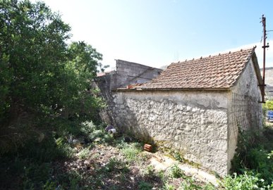kuca-za-renovaciju-300-m-od-mora-u-grebastici_4