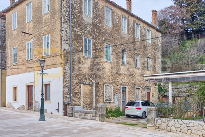 Image No.2-Maison de 10 chambres à vendre à Benkovac