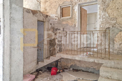 vise-etazna-kuca-za-renovaciju-u-centru-benkovca-500-m2_4