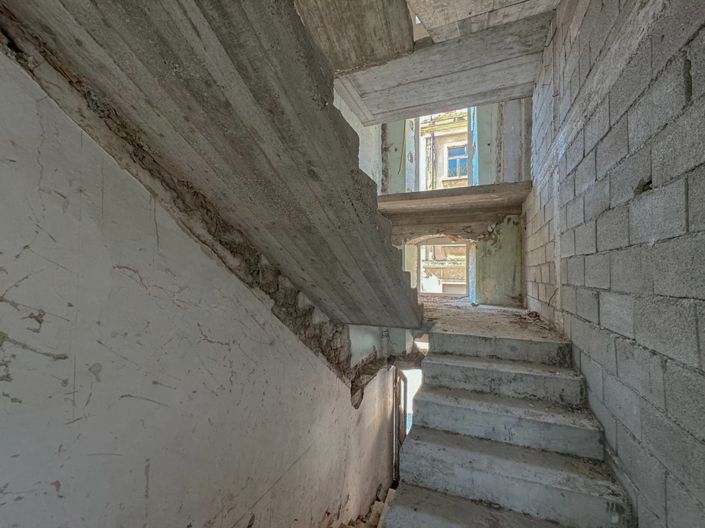 Image No.2-Maison de ville de 10 chambres à vendre à Šibenik-Knin