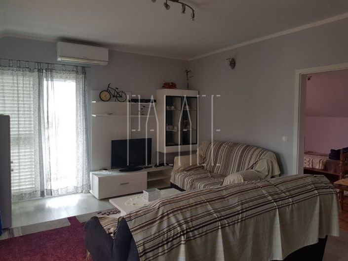 Image No.17-8 Bed House for sale