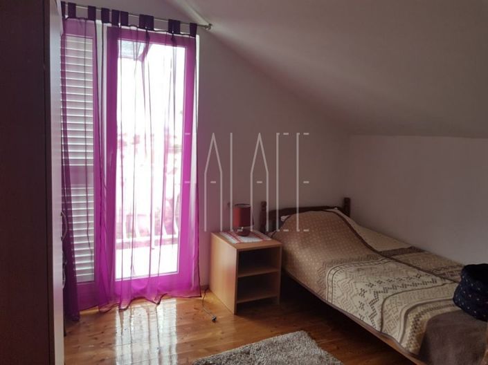 Image No.18-8 Bed House for sale