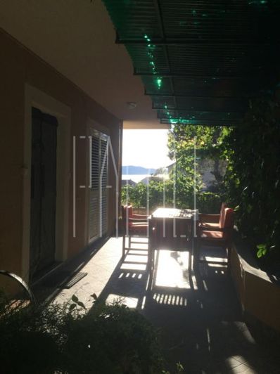 Image No.2-8 Bed House for sale