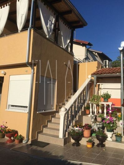 Image No.20-8 Bed House for sale