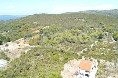 gradjevinsko-zemljiste-samo-55-m-od-mora-veli-rat-dugi-otok_2