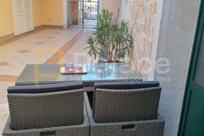 kamenita-kuca-s-panoramskom-terasom-dva-apartmana-privlaka_10
