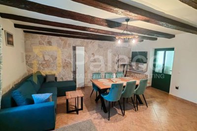 kamenita-kuca-s-panoramskom-terasom-dva-apartmana-privlaka_12