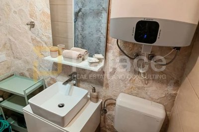 kamenita-kuca-s-panoramskom-terasom-dva-apartmana-privlaka_15