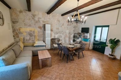 kamenita-kuca-s-panoramskom-terasom-dva-apartmana-privlaka_3
