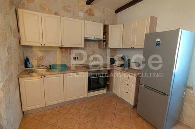 kamenita-kuca-s-panoramskom-terasom-dva-apartmana-privlaka_5
