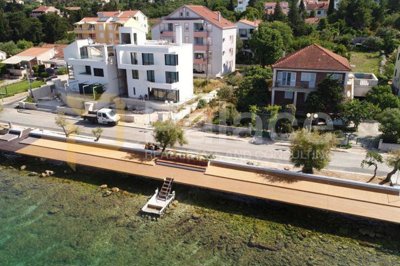 ekskluzivna-vila-s-apartmanom-i-panoramskim-pogledom-u_11