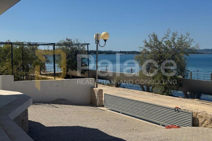 Image No.12-5 Bed House for sale