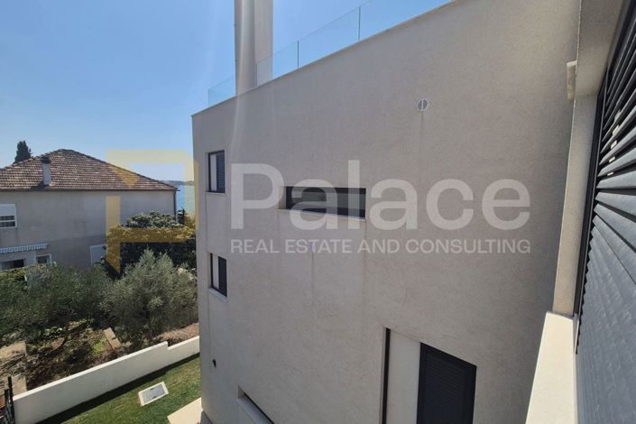 Image No.5-5 Bed House for sale