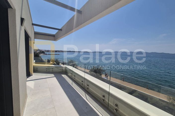 Image No.6-5 Bed House for sale