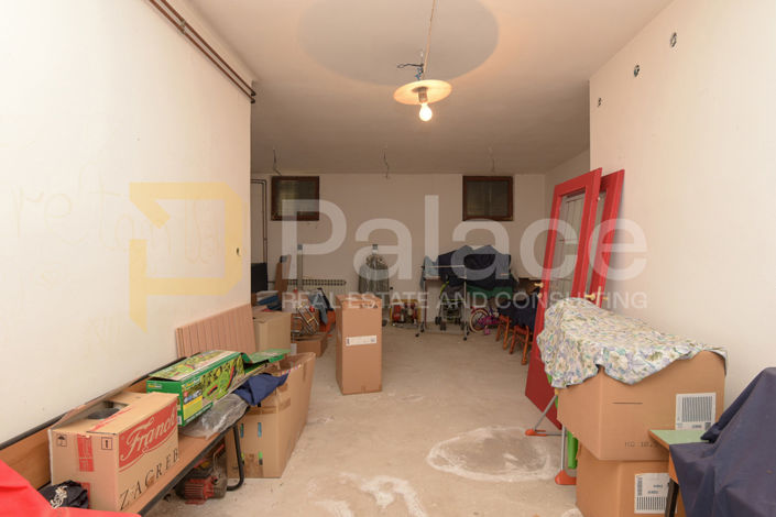 Image No.17-3 Bed House for sale