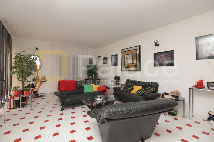Image No.19-3 Bed House for sale