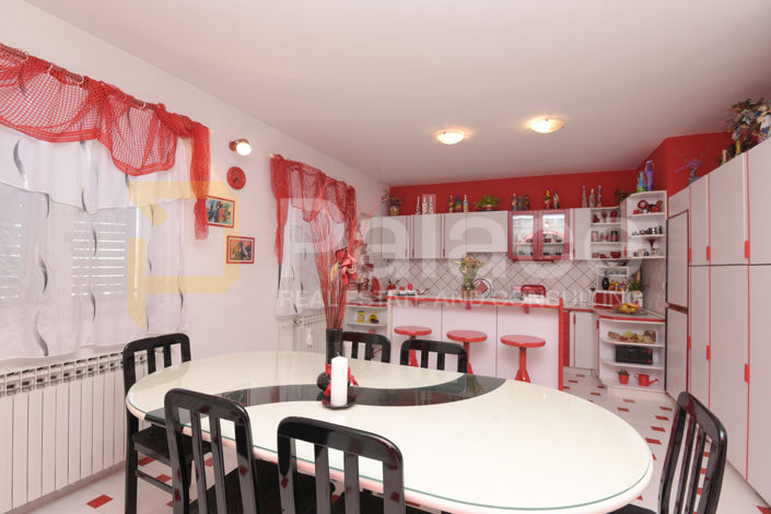 Image No.22-3 Bed House for sale