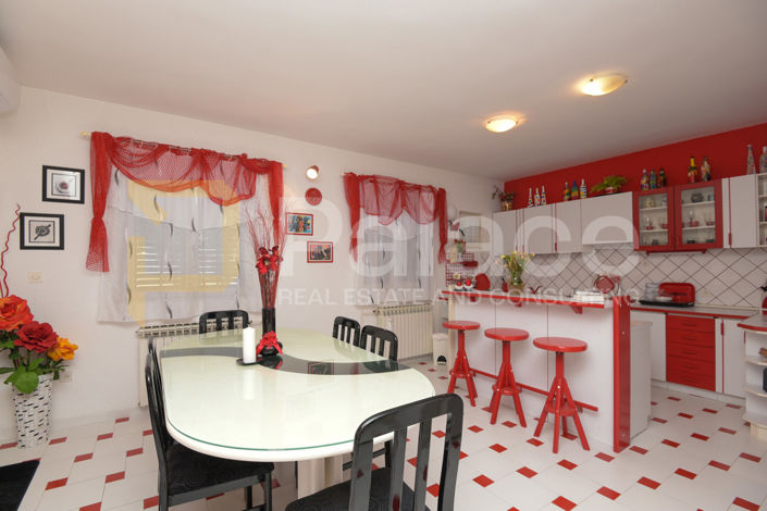 Image No.25-3 Bed House for sale