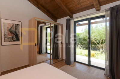 predivna-vila-s-bazenom-u-mirnom-dijelu-dubrave_13