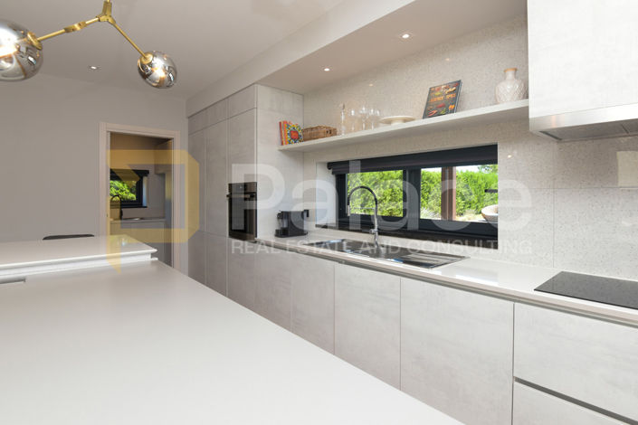 Image No.18-3 Bed House for sale