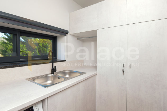 Image No.19-3 Bed House for sale