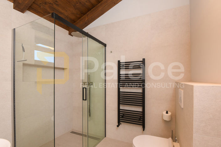 Image No.8-3 Bed House for sale