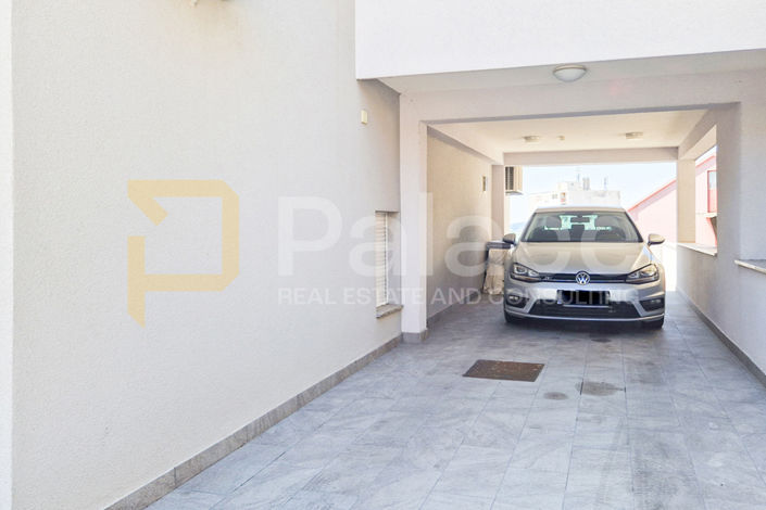 Image No.18-3 Bed Apartment for sale
