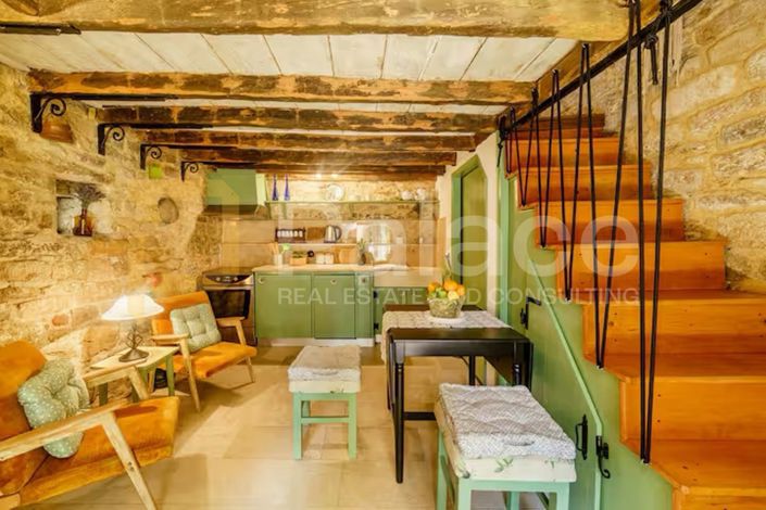 Image No.5-2 Bed House for sale