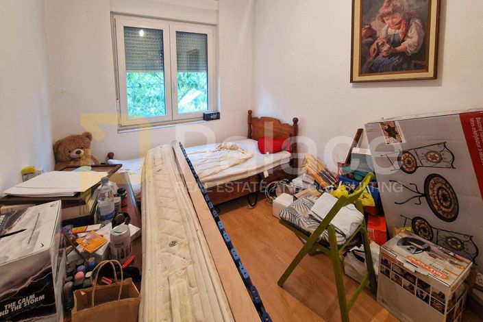 Image No.24-7 Bed House for sale