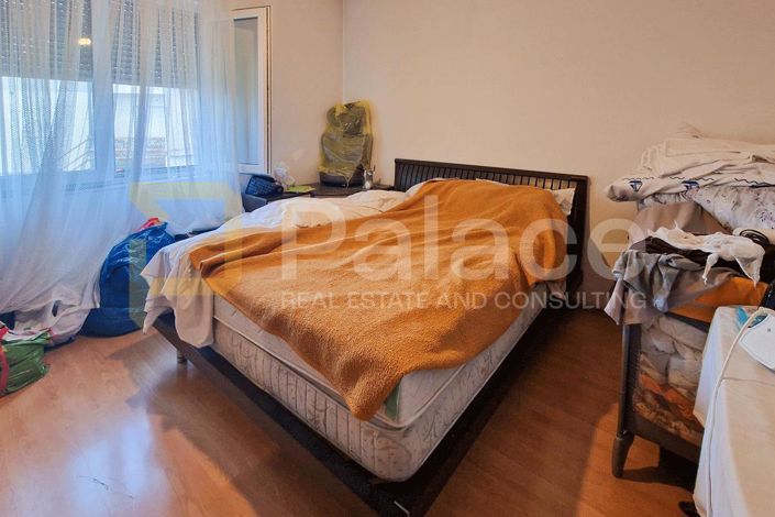 Image No.26-7 Bed House for sale