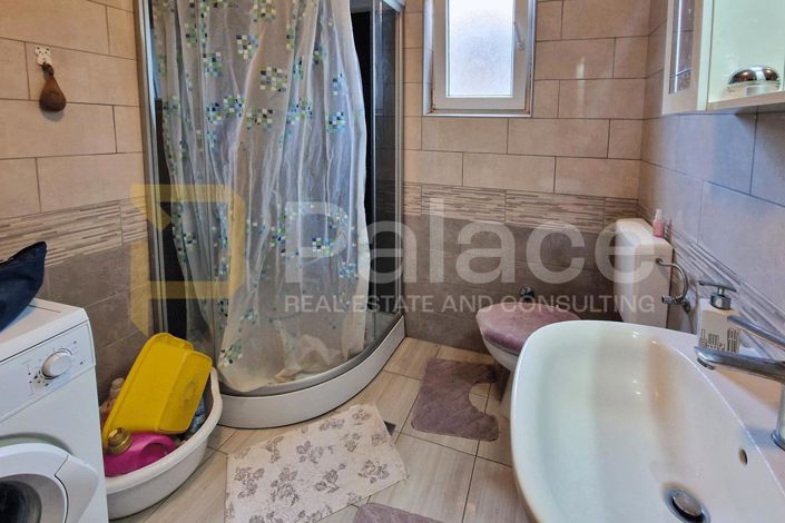 Image No.27-7 Bed House for sale
