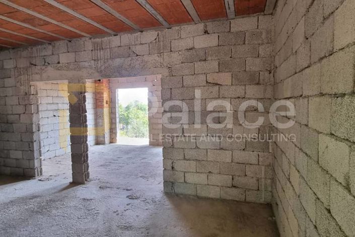 Image No.10-6 Bed House for sale