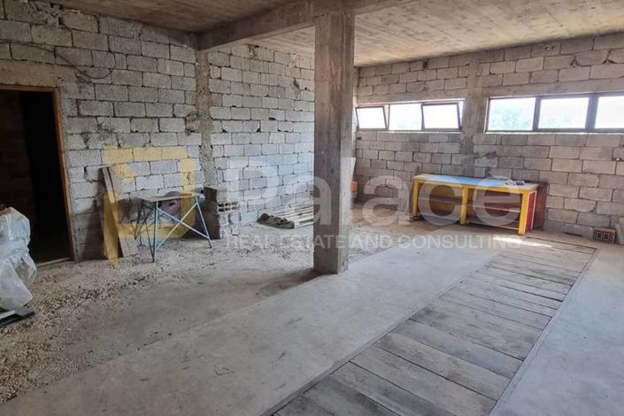 Image No.12-6 Bed House for sale