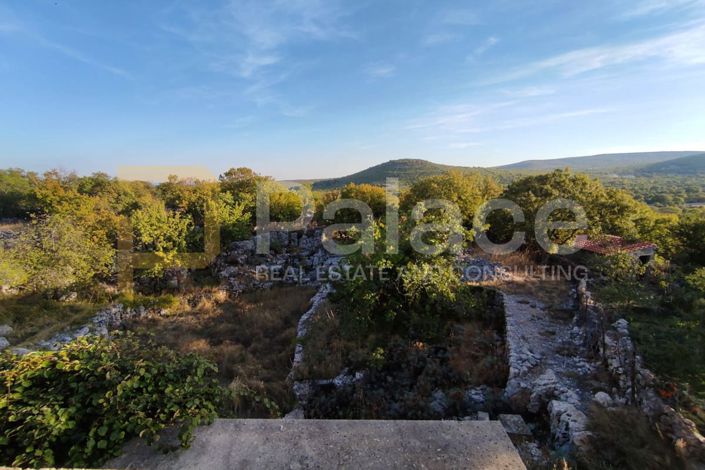 Image No.13-6 Bed House for sale