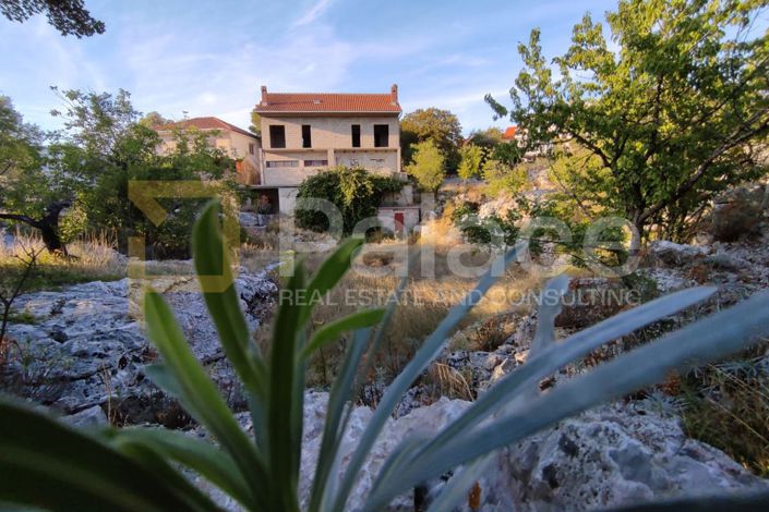 Image No.3-6 Bed House for sale