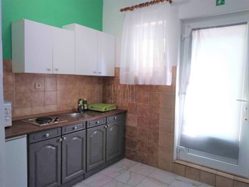 kuca-s-apartmanima-blizu-mora-srima-vodice-30000-m2_13