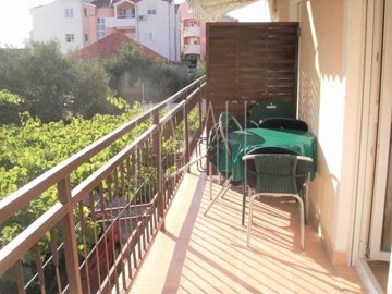kuca-s-apartmanima-blizu-mora-srima-vodice-30000-m2_4